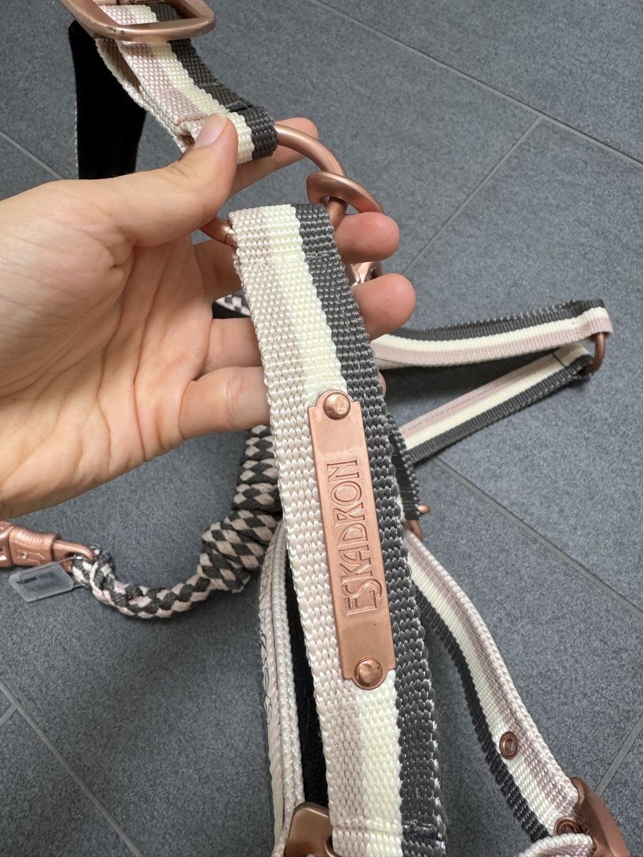 Eskadron Brides, licols: Eskadron Halfter mit Strick Set Grösse neu – Neuf avec emballage d'origine à Winterthur par Sjull 1