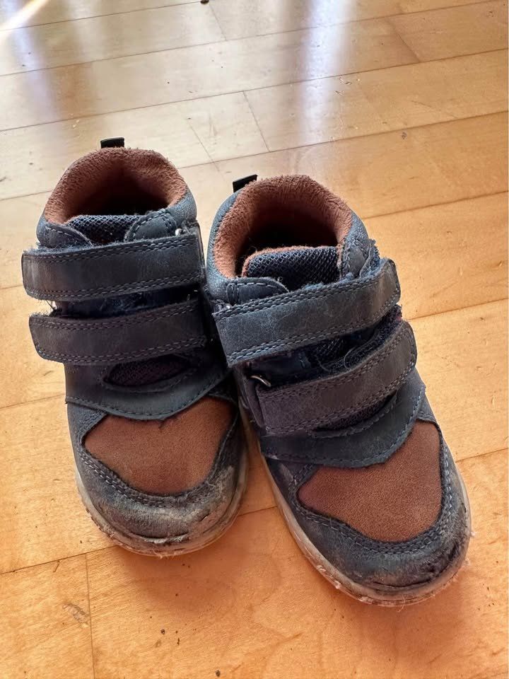 Scarpe per ragazzi: Turnschuhe Grösse 21 – Usato da Zollikofen venduto da Taximan89