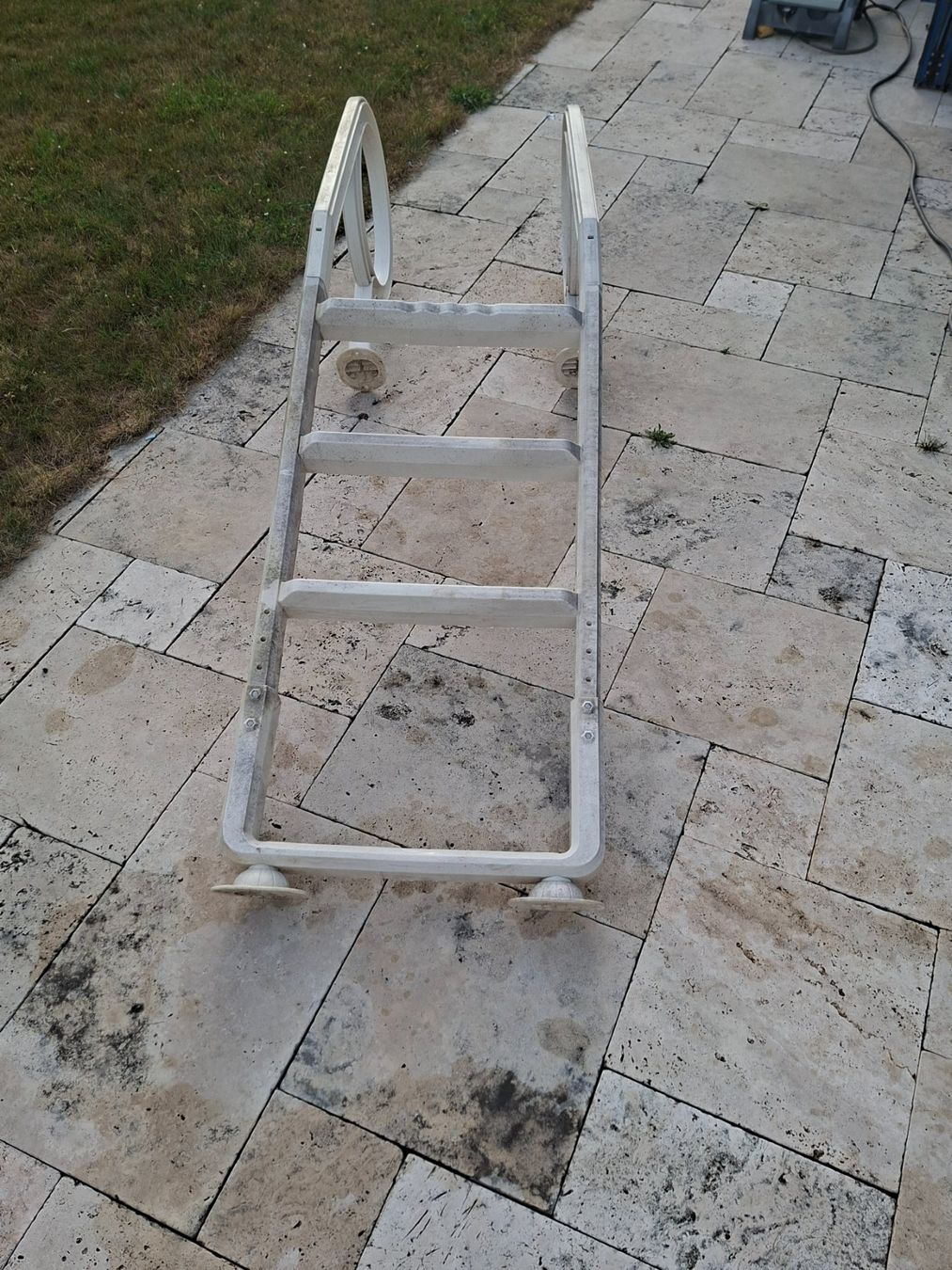 Leitern: Pool-Leiter mit 4 Stufen aus PVC – Gebraucht aus Kleinbösingen von Belli75 2