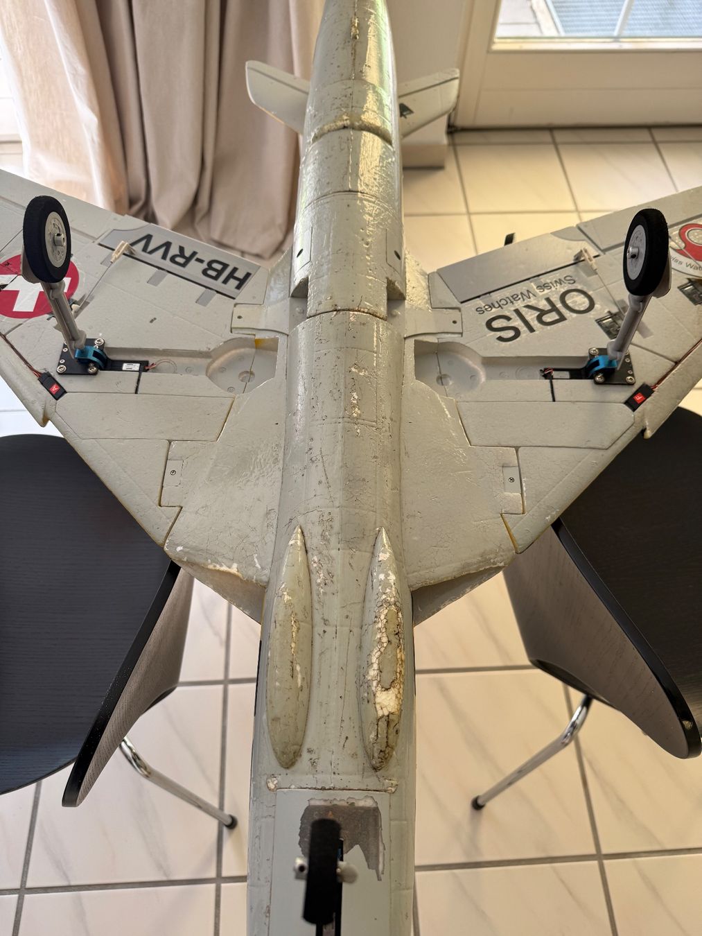 Modellismo RC: Hawker Hunter, 70mm EDF Jet, Spw. 850mm, Dynam – Usato da Zumikon venduto da Bmerz 3
