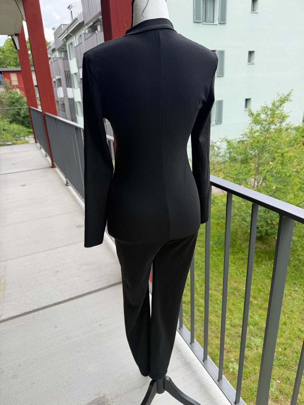 Tute: Schwarzer Jumpsuit , Grösse XS – Usato da Riehen venduto da ann_76jw 3