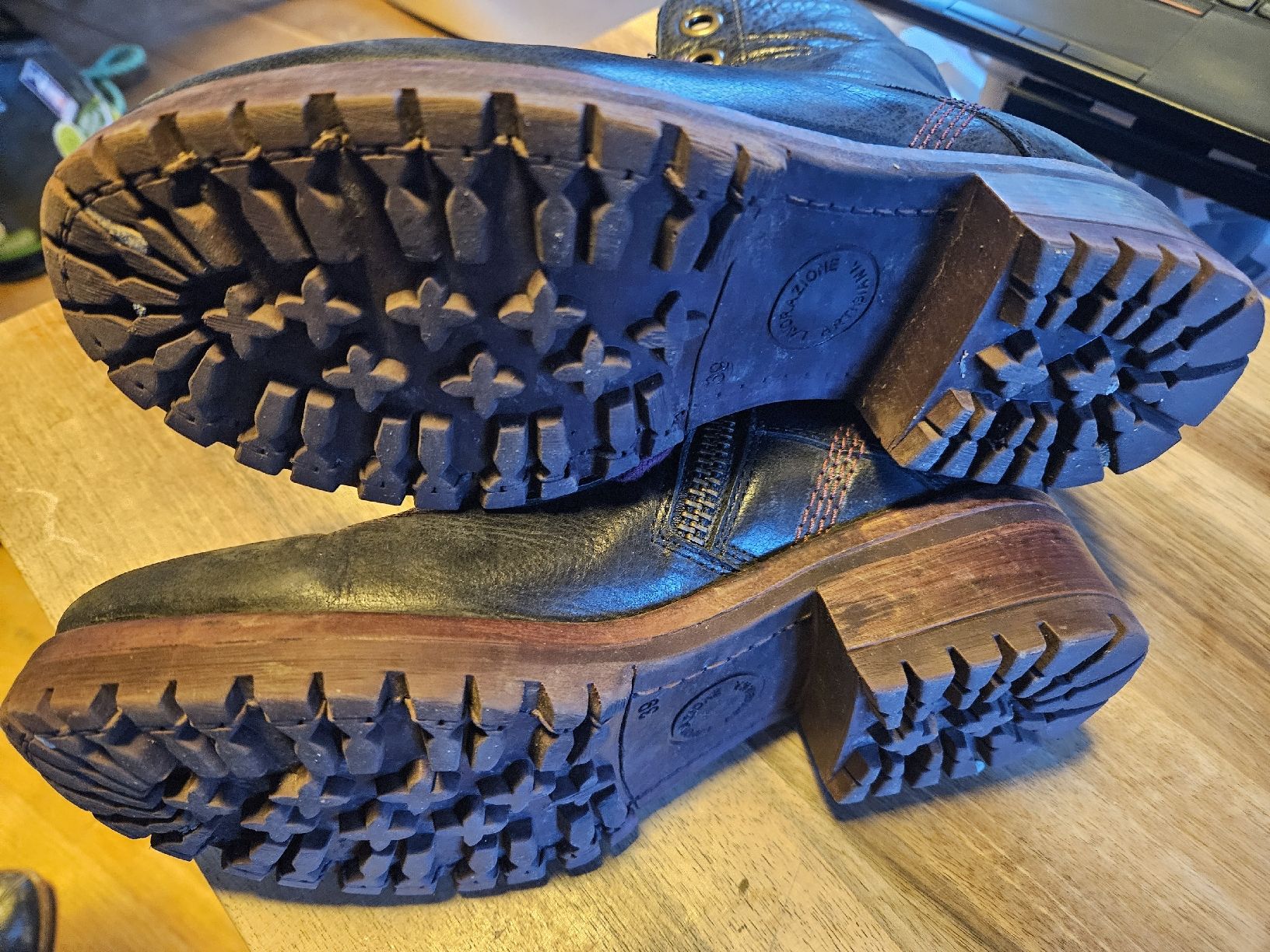 Damenschuhe: Stylische schwarze Lederstiefel Gr. 38 – Gebraucht aus Spiez von ann_y7bb 1