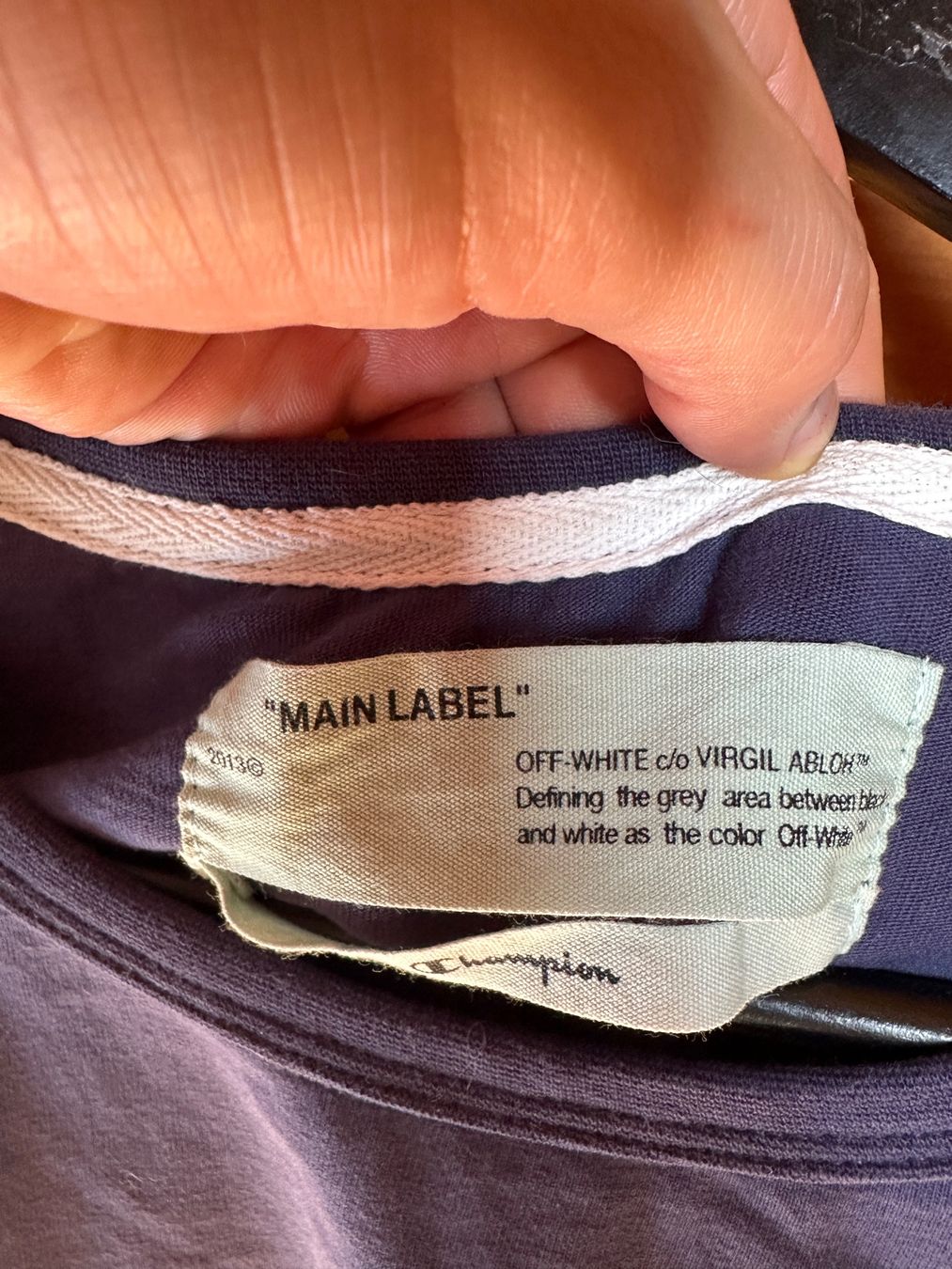 Off-White T-shirt: Off-White x Champion tee – Usato da Villars-Burquin venduto da Iliasso 4