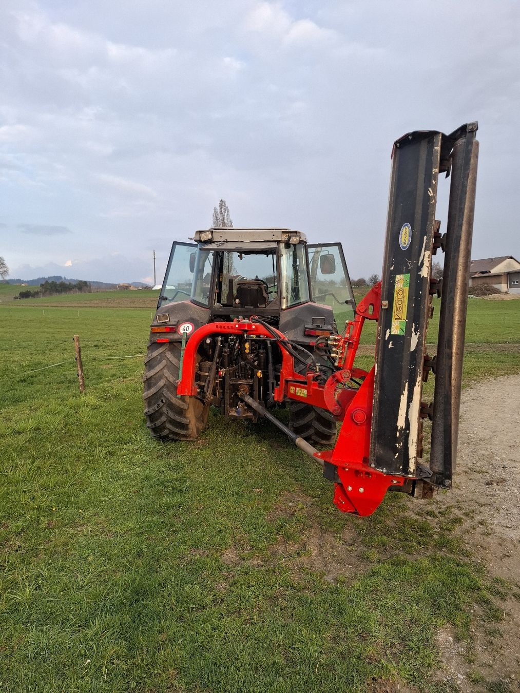 Toutes les machines: Böschungsmäher Vigolo – D'occasion à Niederwil par jan_m7db 2