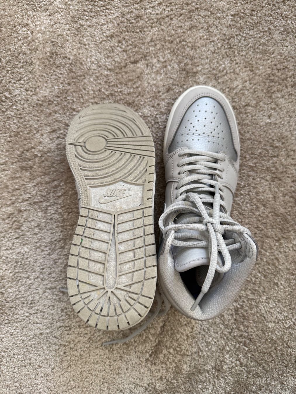 Jordan Scarpe da uomo: Jordan 1 Retro High Sneaker – Usato da Zürich venduto da Larazade 2