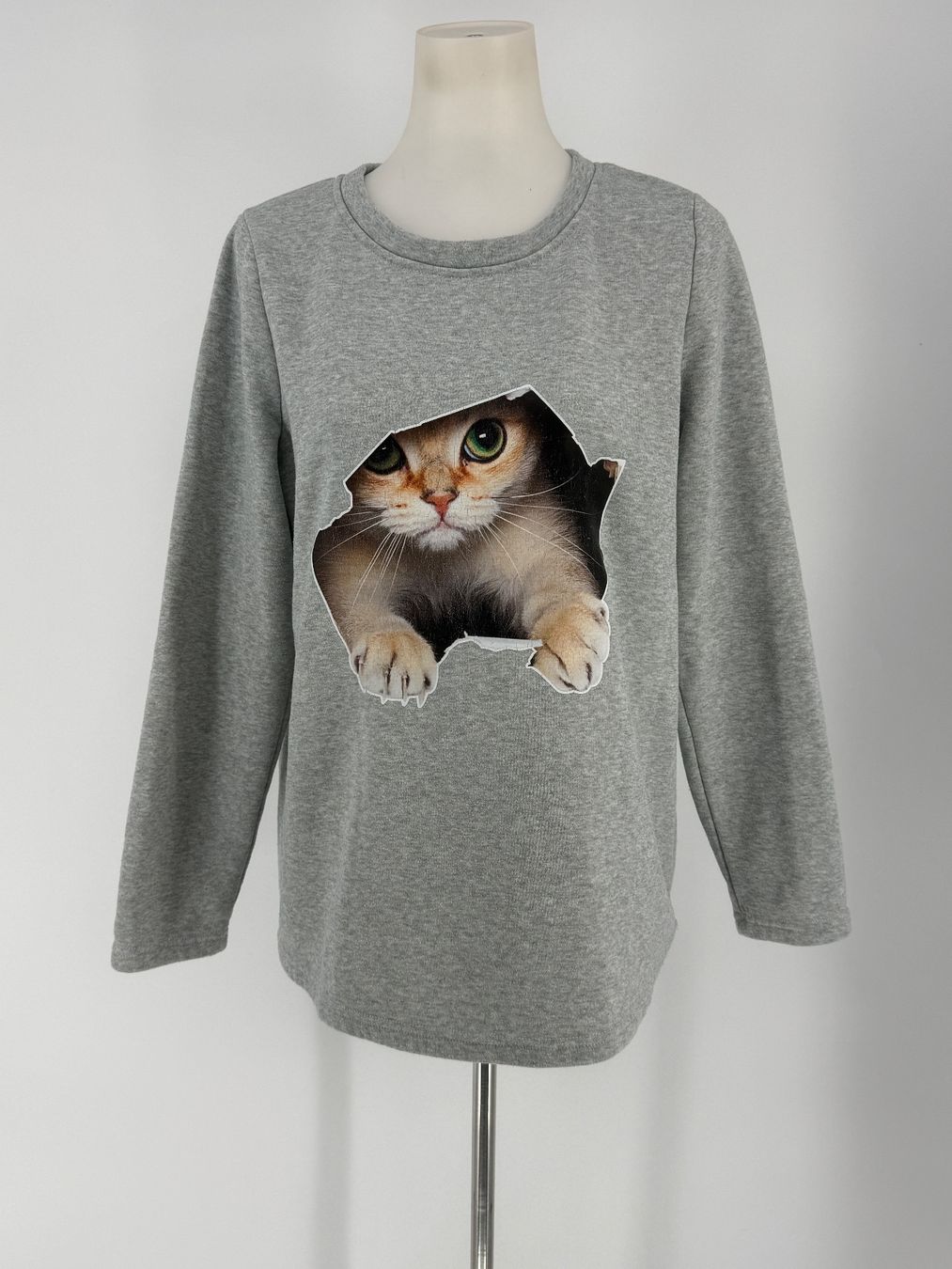 Pullover & Sweatshirts: Pullover mit Katzenmotiv Gr. M – Gebraucht aus Auenstein von moin.