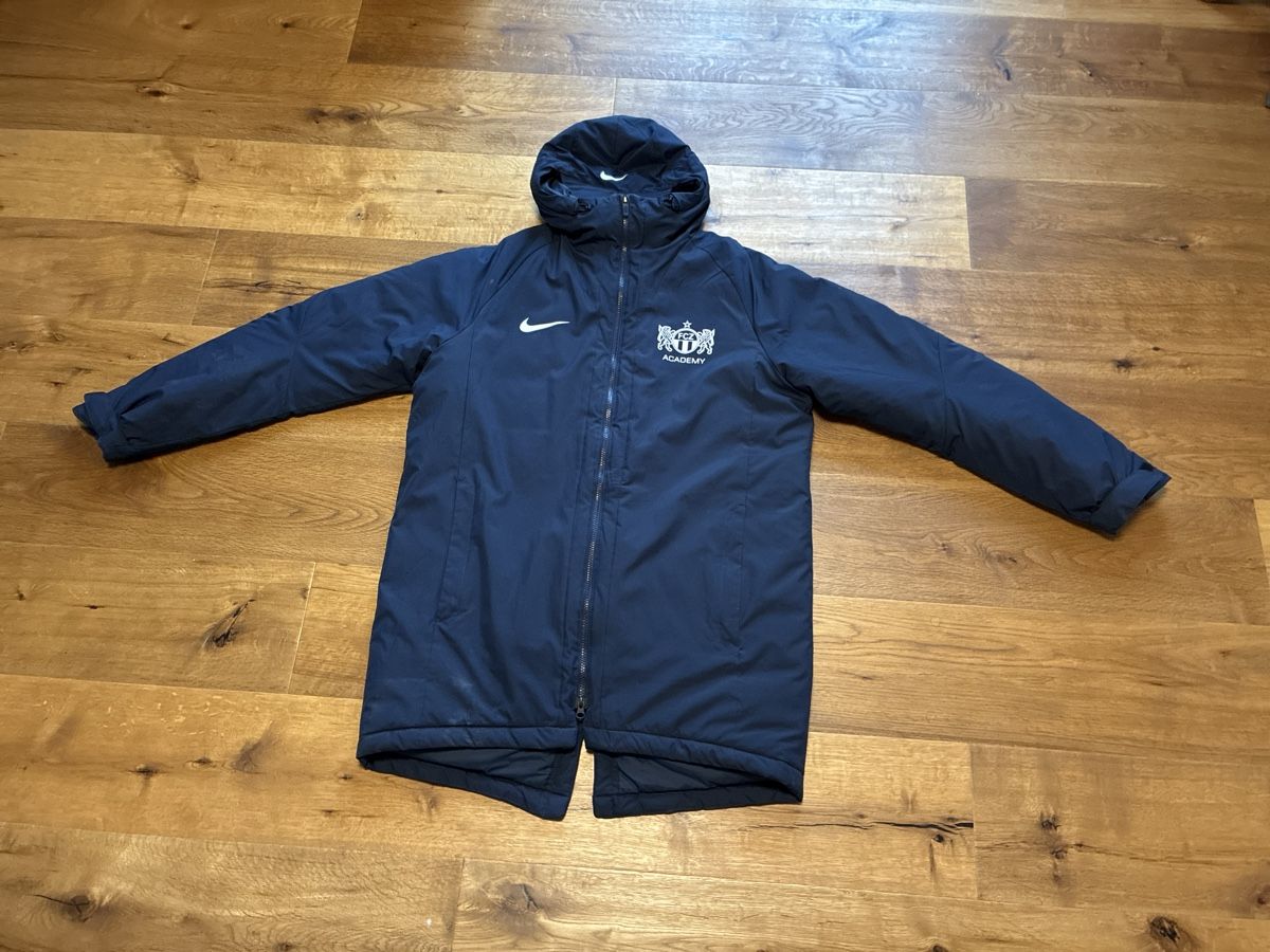 Nike Giacche: Winter-Trainingsjacke FCZ – Difettoso da Pfäffikon ZH venduto da Geco75