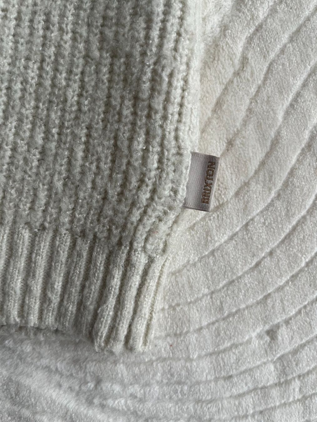Maglioni & Felpe: Brixton Strickpullover mit farbigen Ärmeln Grösse S – Usato da Horw venduto da mira_6p85 6