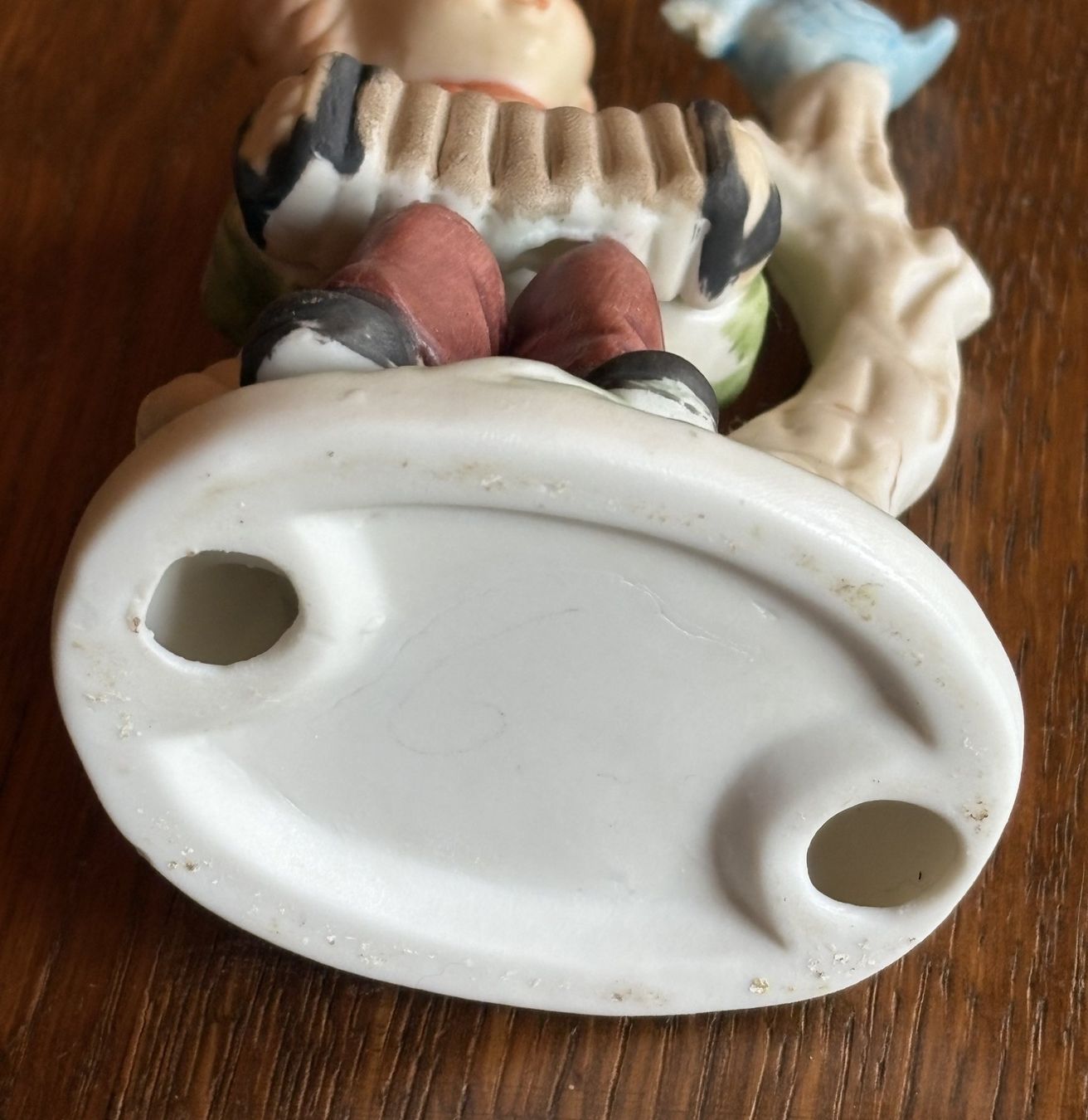 Statuette: Junge mit Ziehharmonika & Vogel. – Usato da Neukirch-Egnach venduto da Phion 4