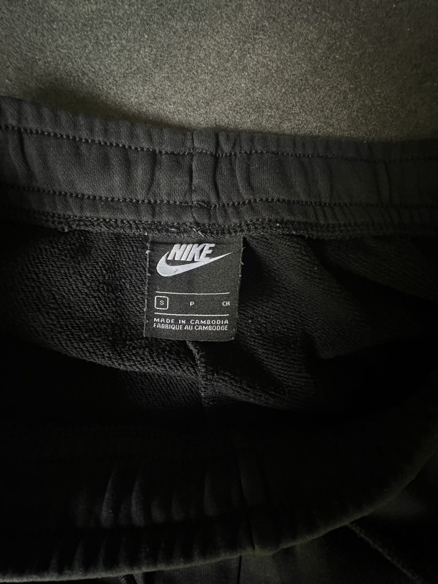 Nike Pantaloni: Nike Jogginghose schwarz, Grösse S – Usato da Wil / ZH venduto da Fellow16 2