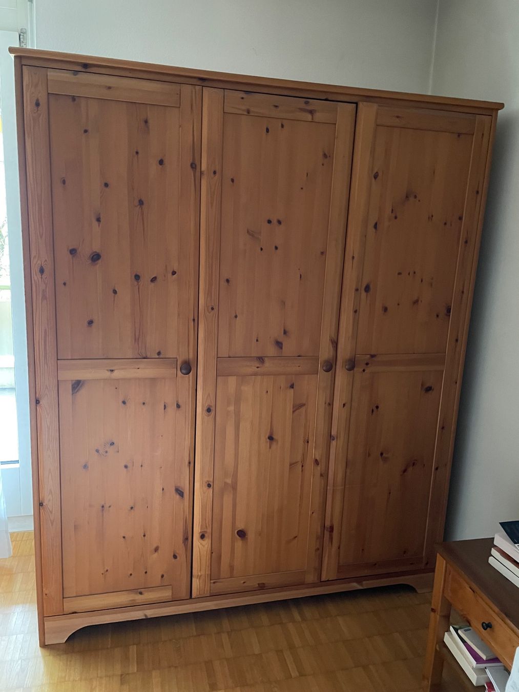 Interio Armadi: armoire en bois – Usato da Zürich venduto da nat_79w7