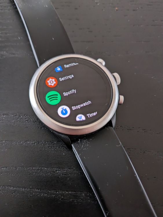 Fossil sport cheap smartwatch spotify