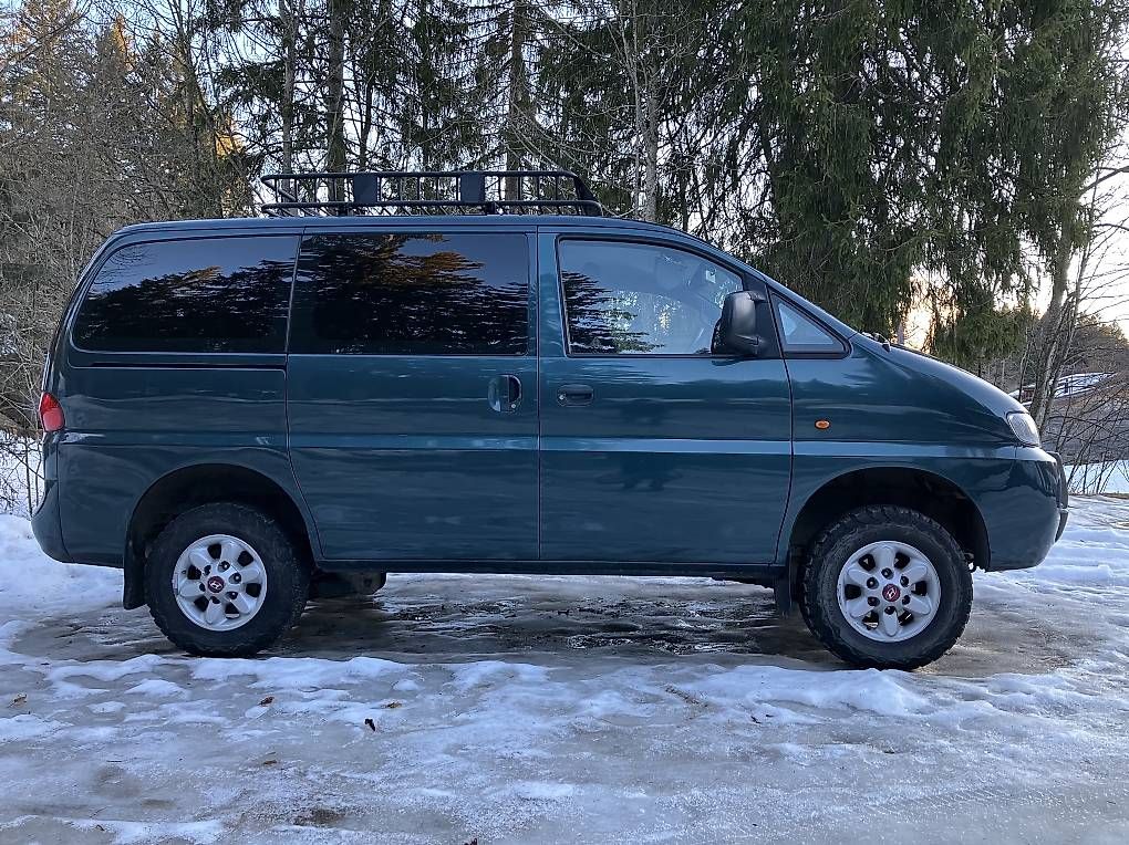 Autos: Hyundai Starex 2.5TDI 4WD / Camper – Gebraucht aus Pfäffikon SZ von rom_2s75 1