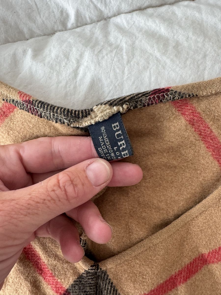 Burberry Altro in Moda donna: Poncho Burberry cachemire authentique taille unique idéal – Usato da Genève venduto da lejardindesvetements 2