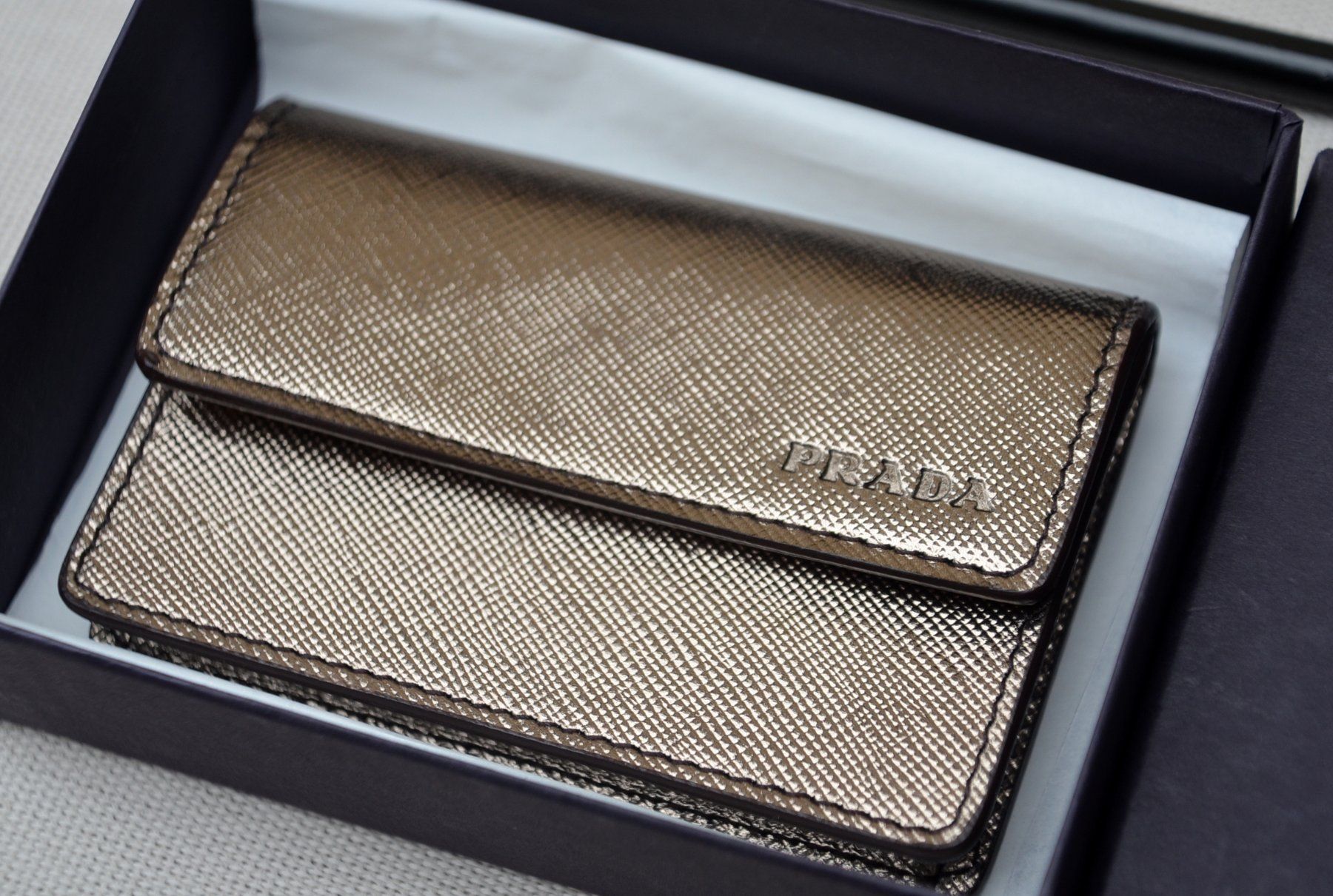 Prada Portafogli: Prada Kartenetui + Bleistift / porte-cartes + crayon – Nuovo (secondo la descrizione) da Collonges venduto da arashee 3