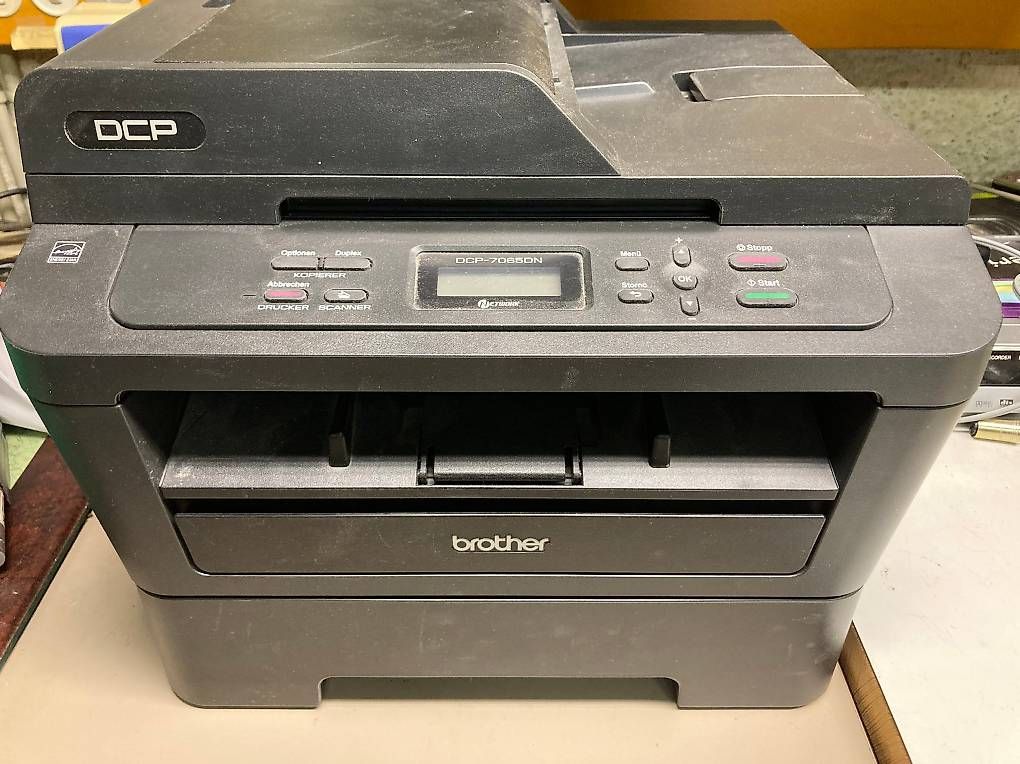 Brother Stampanti: Brother Laser-Multifunktionsdrucker DCP-7065DN – Usato da Nürensdorf venduto da rol_kg7r