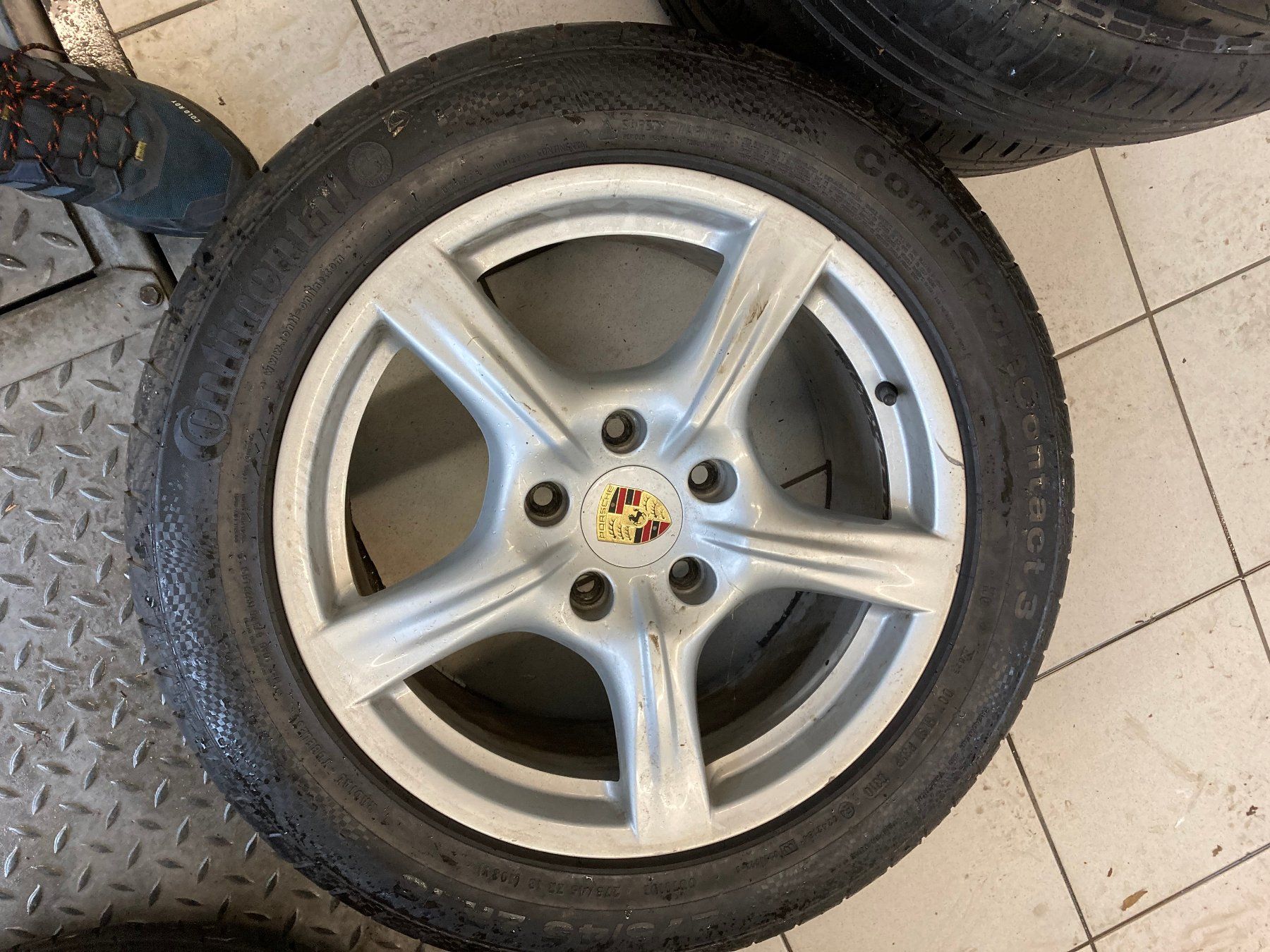 Porsche Pneumatici & Ruote complete: Porsche Panamera Sommerräder – Usato da Cham venduto da WB2223 3