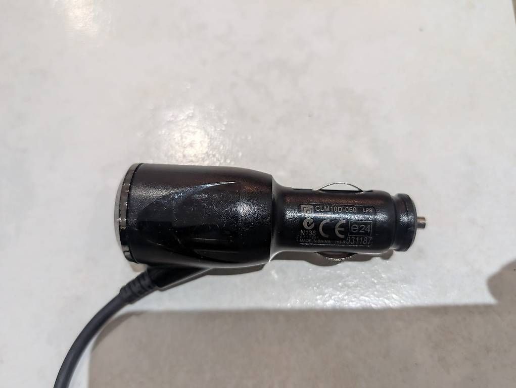 Caricabatterie: HTC câble de chargement voiture - Autoladekabel – Usato da Sonceboz-Sombeval venduto da michael.l 3