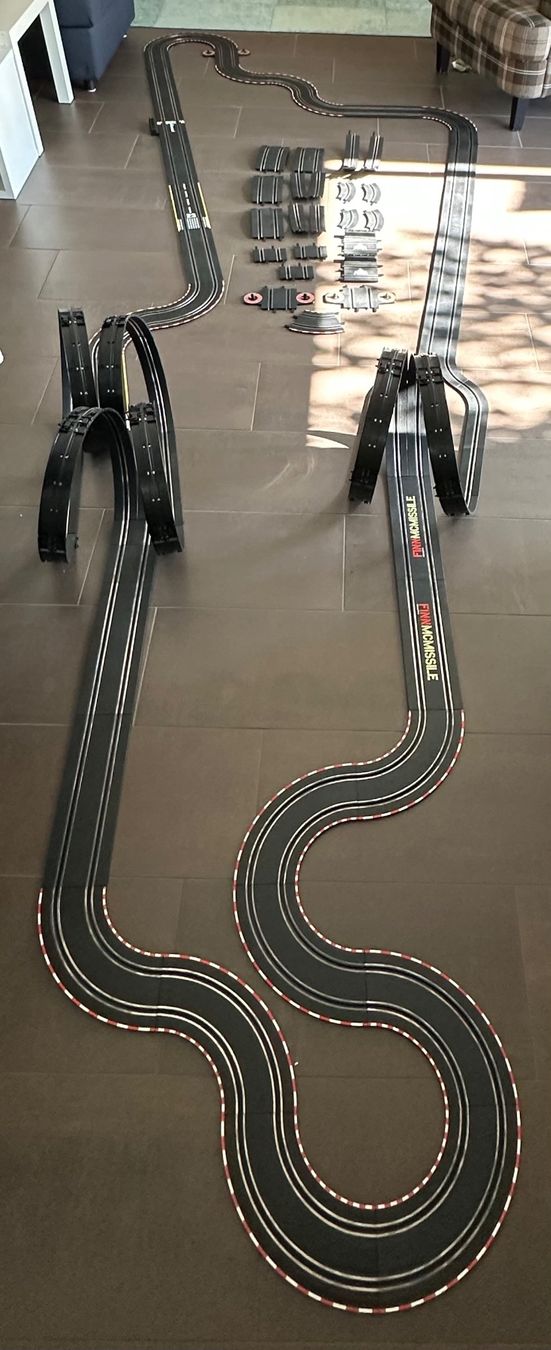 Carrera Spielzeuge: Grosse Carrera Autorennbahn – Gebraucht aus Luzern von snowdiver13 1