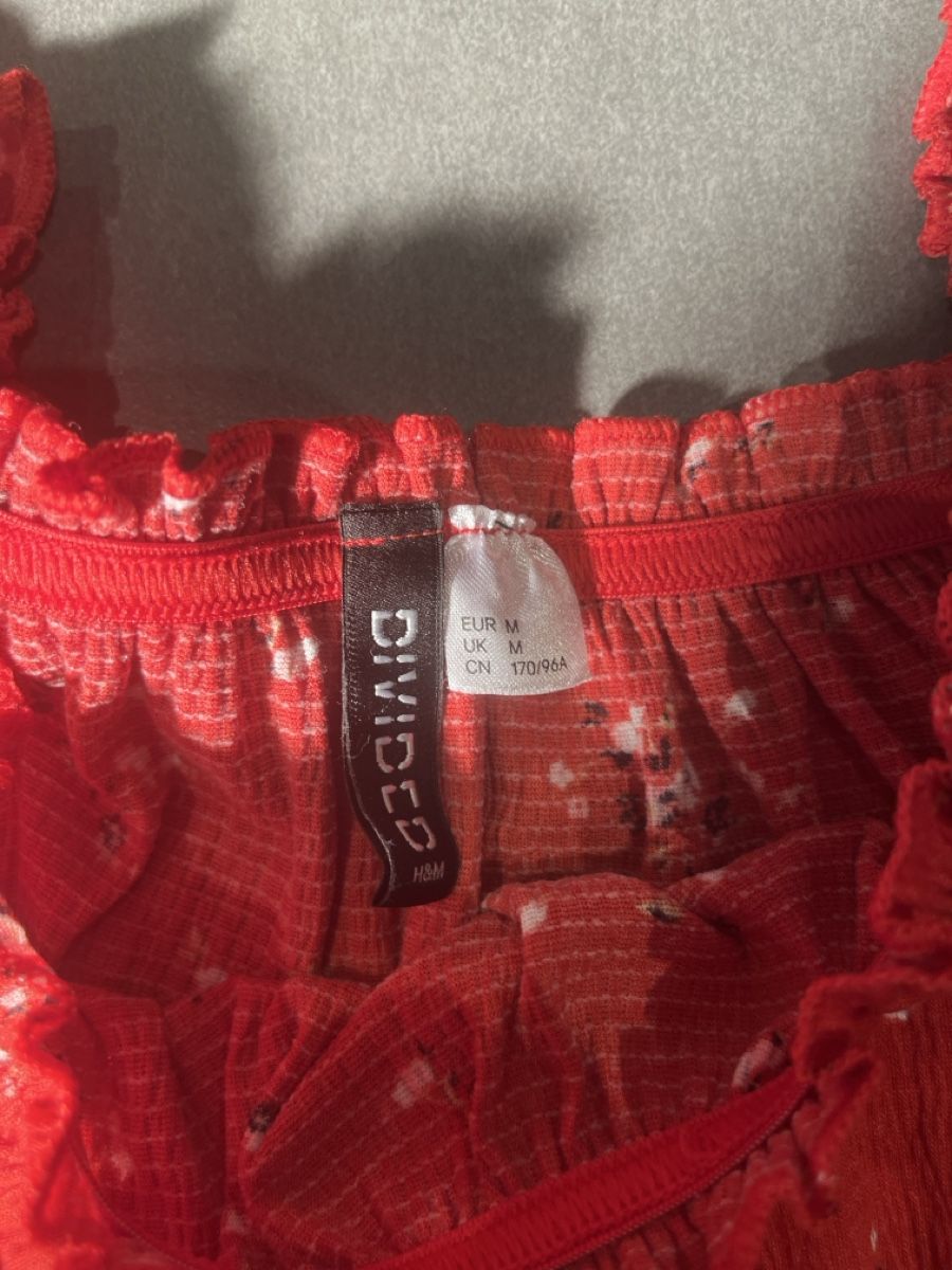 H&M Top: Rotes Sommer-Top von H&M Divided, Grösse M – Usato da Fulenbach venduto da F8 2