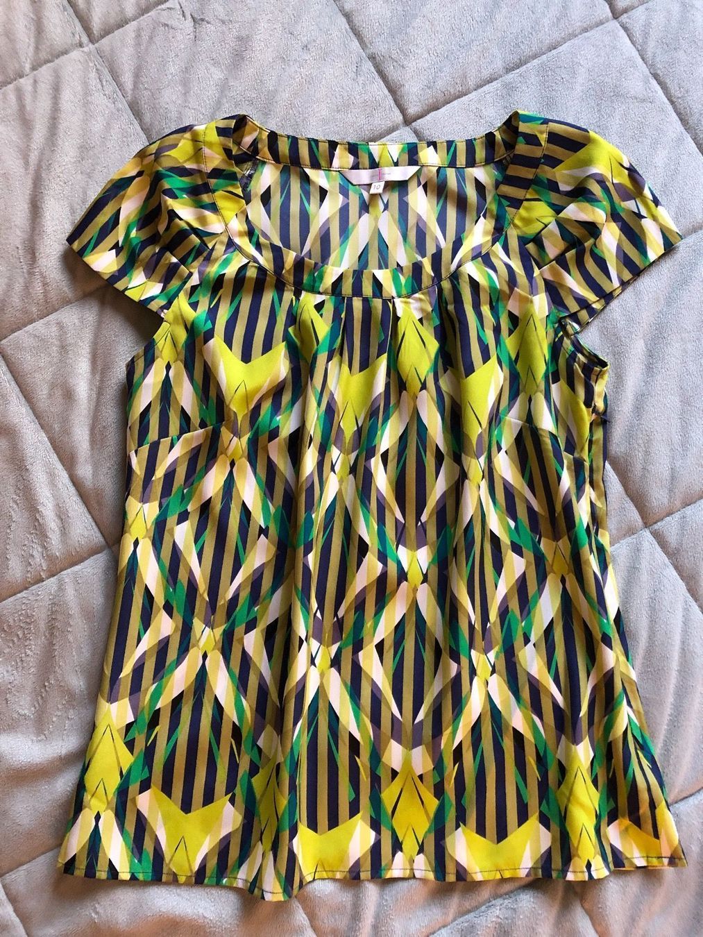 Benetton Gonne: 1 Skirt & 2 Tops – Usato da Brugg AG venduto da Magna3 3