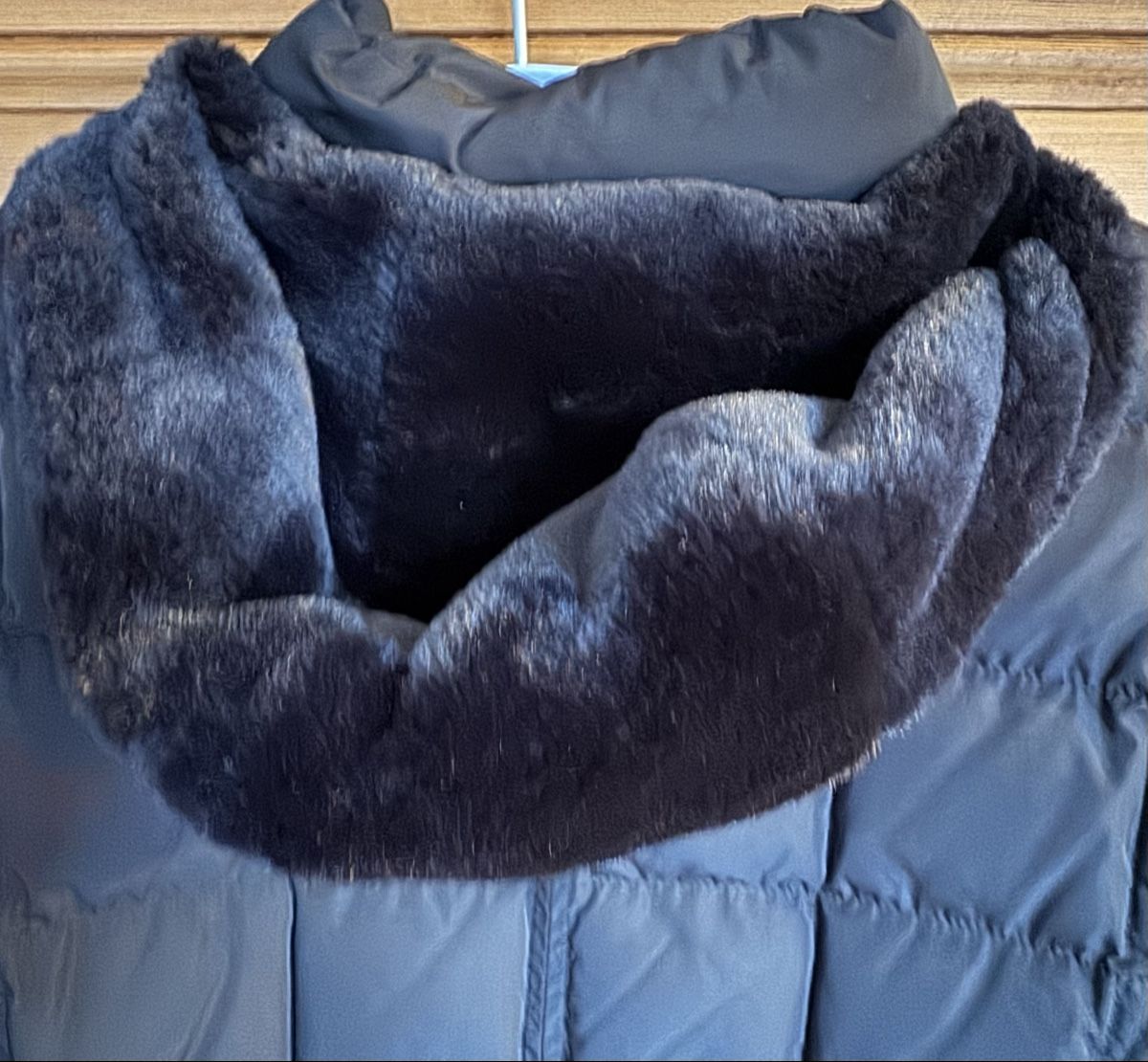 Fuchs Schmitt Cappotti: Fuchs Schmitt Premium Down Mantel – Gr. 40 | Schwarz – Nuovo (secondo la descrizione) da Thun venduto da Tasiba05 4