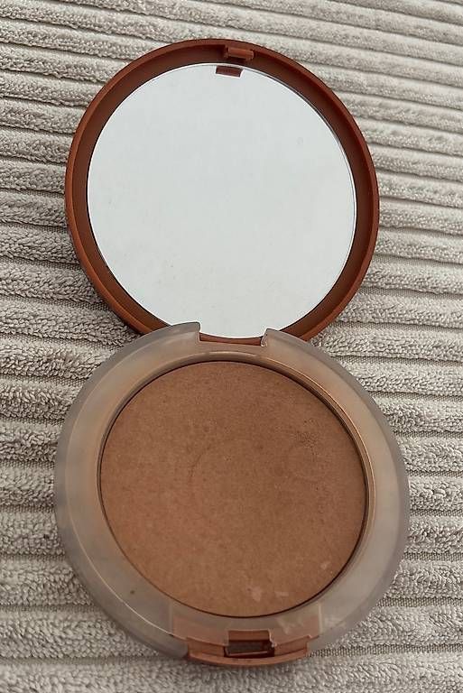Maquillage: Bronzer Puder Clinique – D'occasion à St. Gallen par mustang96