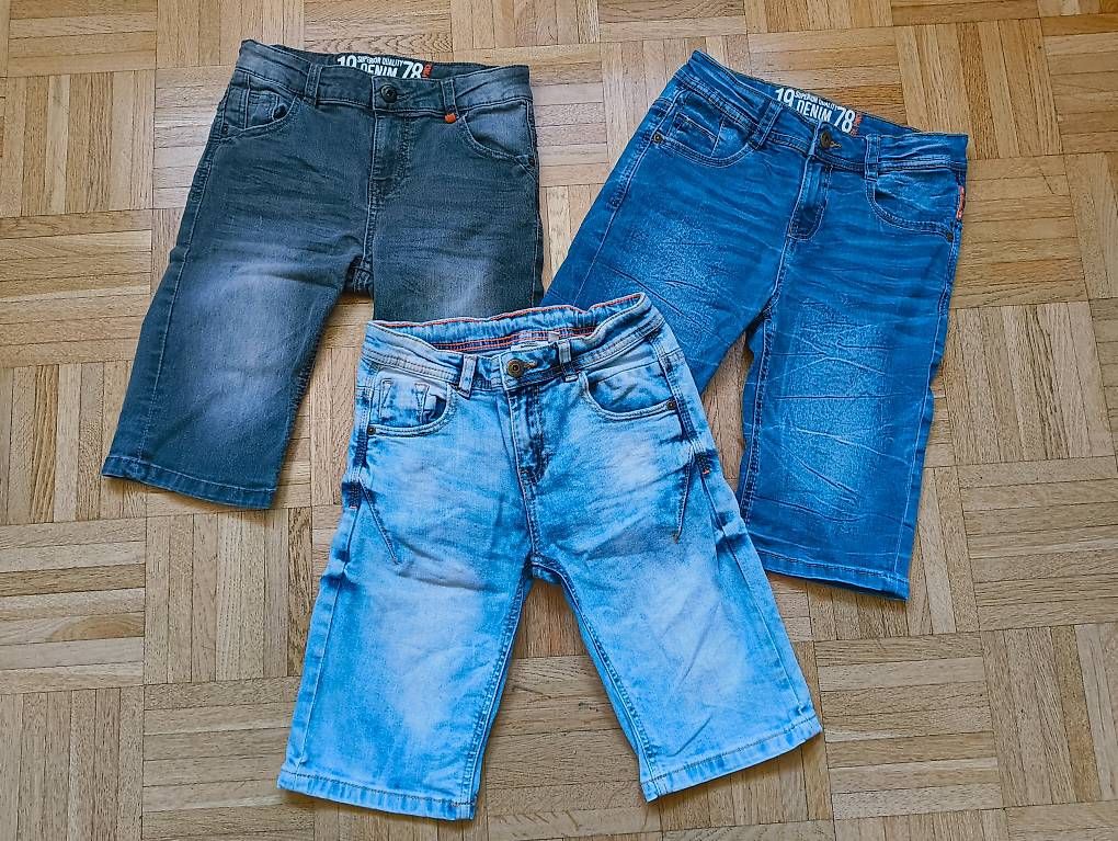 Hosen: Kurze Jeans Gr. 146 – Gebraucht aus St. Gallen von curlygyal
