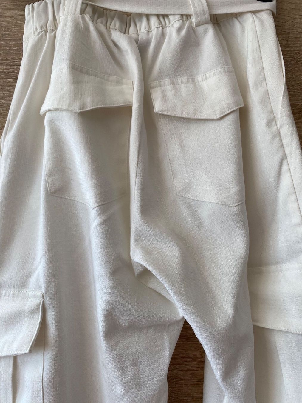 Tally Weijl Pantaloni: Pantalon cargo blanc – Usato da Montreux venduto da Izapeche811 5
