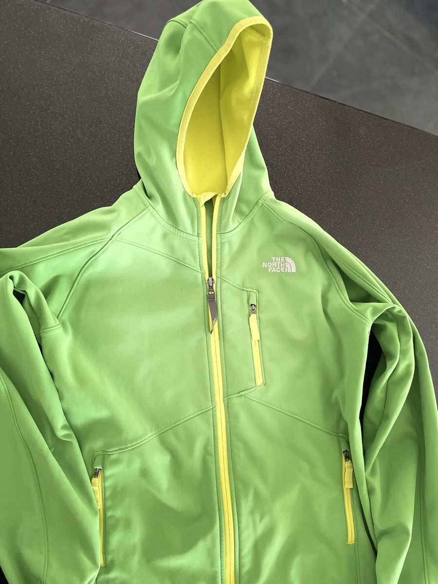 Jacken: The North Face Softshell Jacke grün Kinder – Gebraucht aus Aeschlen von Cottage 3