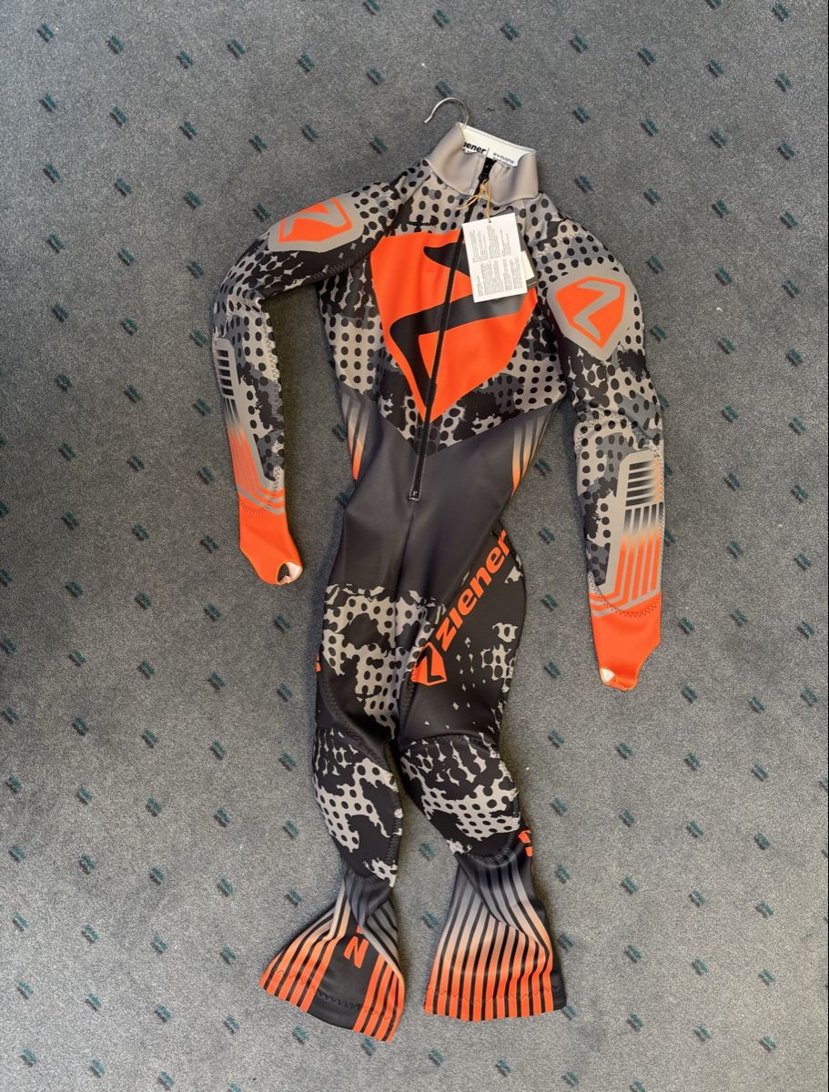 Anzüge: Skirenndress neu Gr. 128 – Neu und originalverpackt aus Sörenberg von dfew
