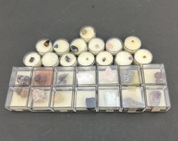 Mineralien Sammlung 28 kleine Sammelboxen guter Zustand