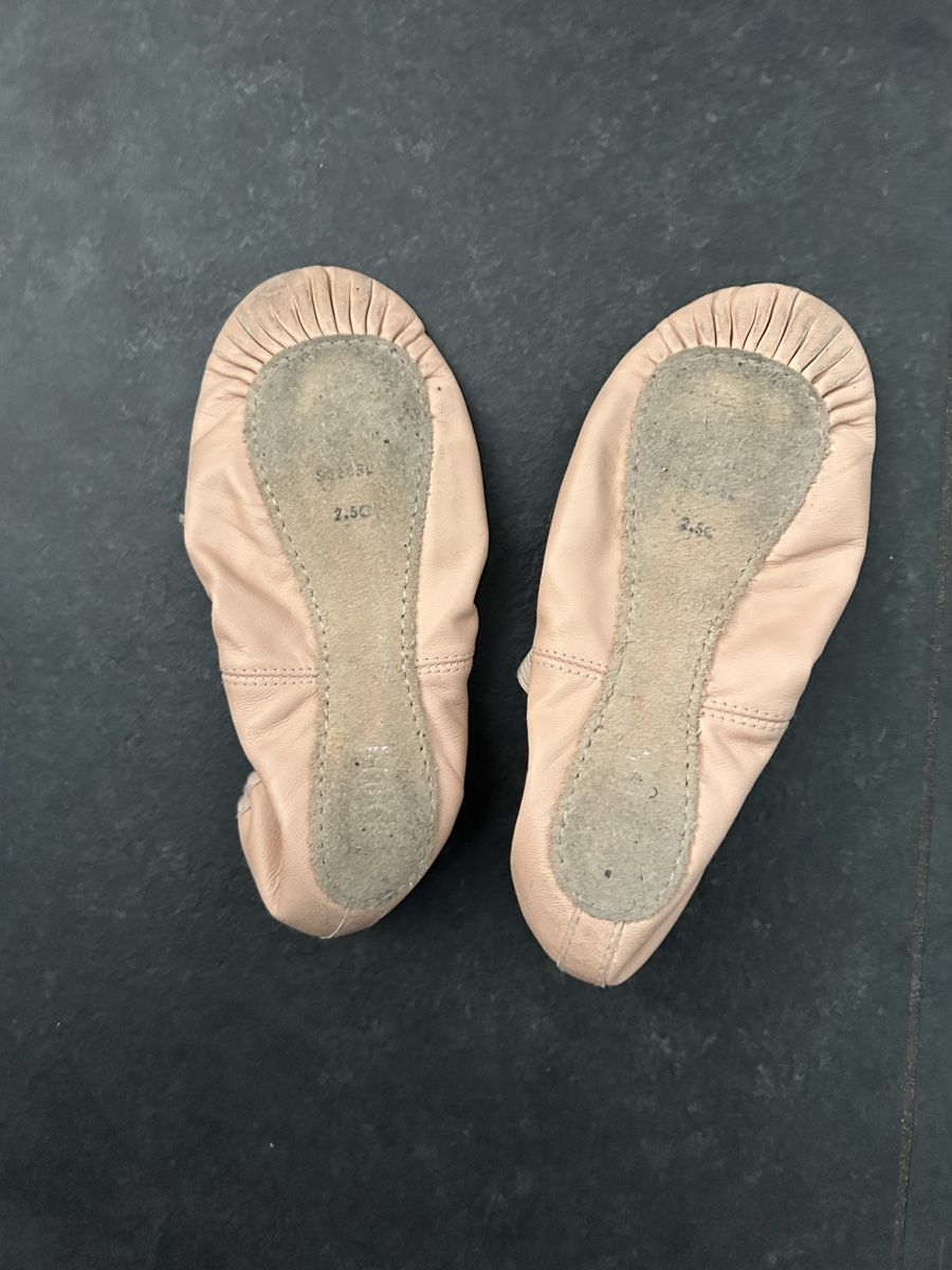 Bloch Chaussures filles: Bloch Ballettschuhe / Lederschläppli – D'occasion à Zimmerwald par ziwa76 1