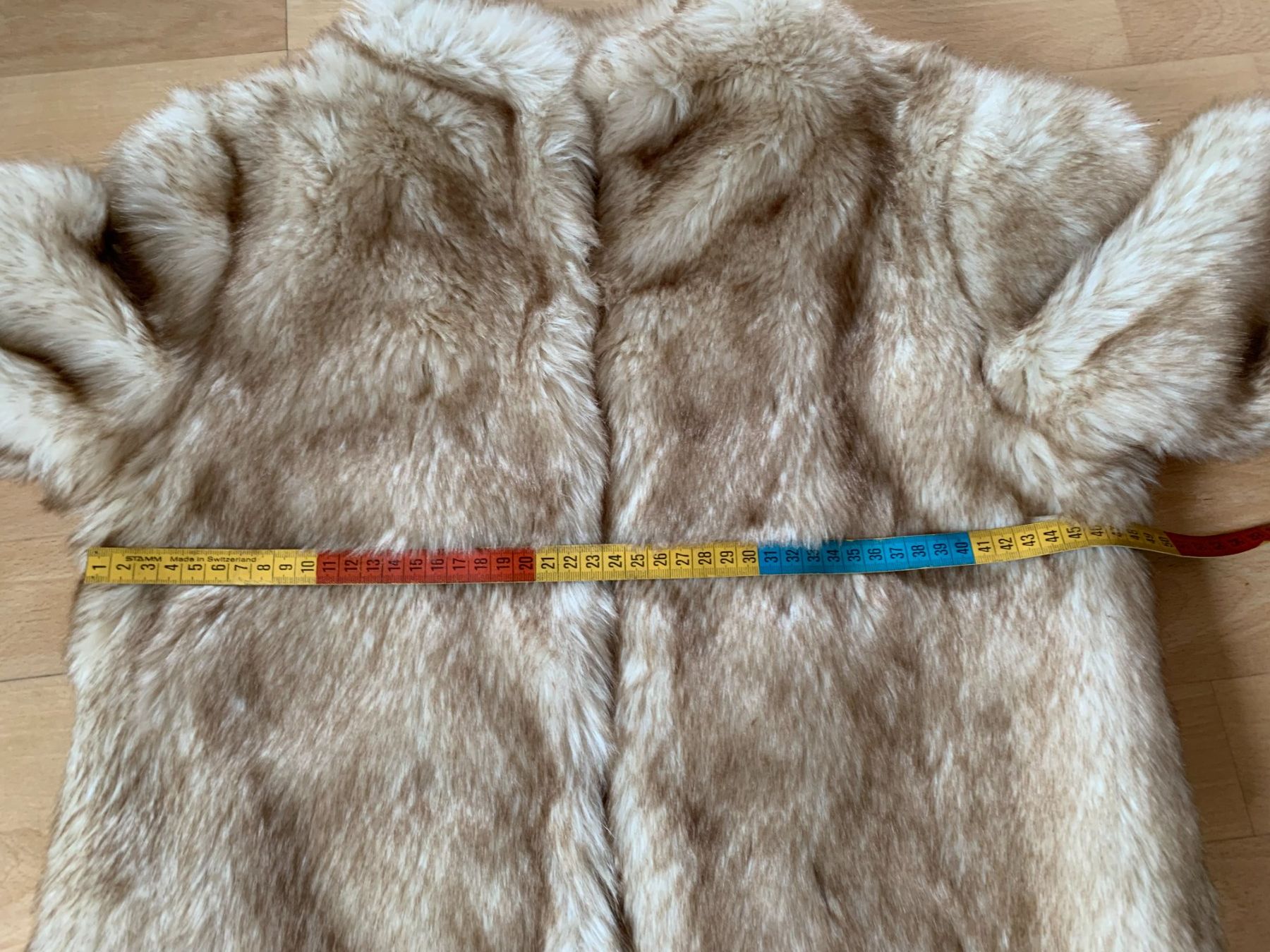 Asos Jacken: asos Damen Kunstfell Jacke, Gr. 36, Beige – Gebraucht aus Worb von farben20zauber 3