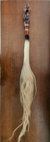 Traditioneller afrikanischer Fliegenwedel (fly whisk)