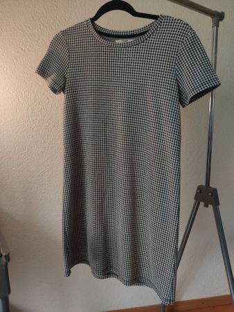 Robe pull and bear taille S/M