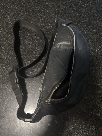 MCM Bauchtasche Schwarz Leder Top Zustand wie Neu!