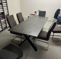 Esstisch mit massiver 20mm Dekton Platte, neuwertig