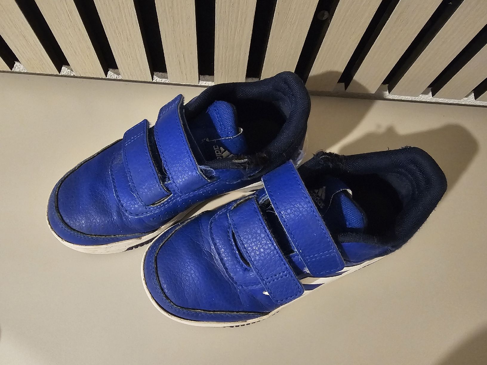 Adidas Scarpe per ragazzi: Adidas Schuhe in 29 – Usato da Buch am Irchel venduto da Potzblitz2 1