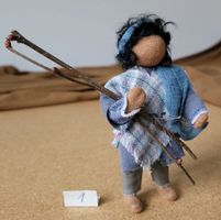 Schwarzenberger Krippenfiguren Kind/Knab mit Steckli 13cm N1