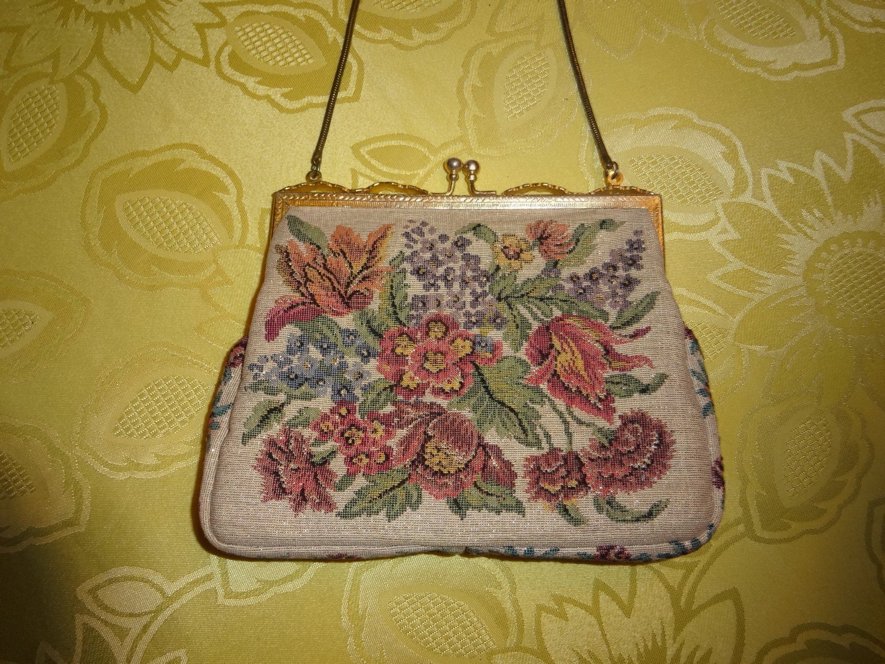 Borse da donna: Petit sac de soirée brillant – Nuovo e nell'imballaggio originale da Biel/Bienne venduto da milamila02