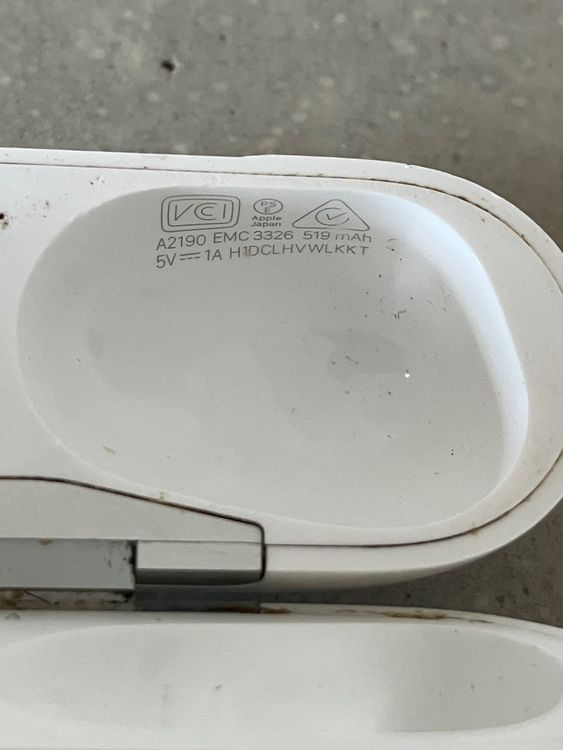 Apple AirPods Pro 1 Charging Case 5