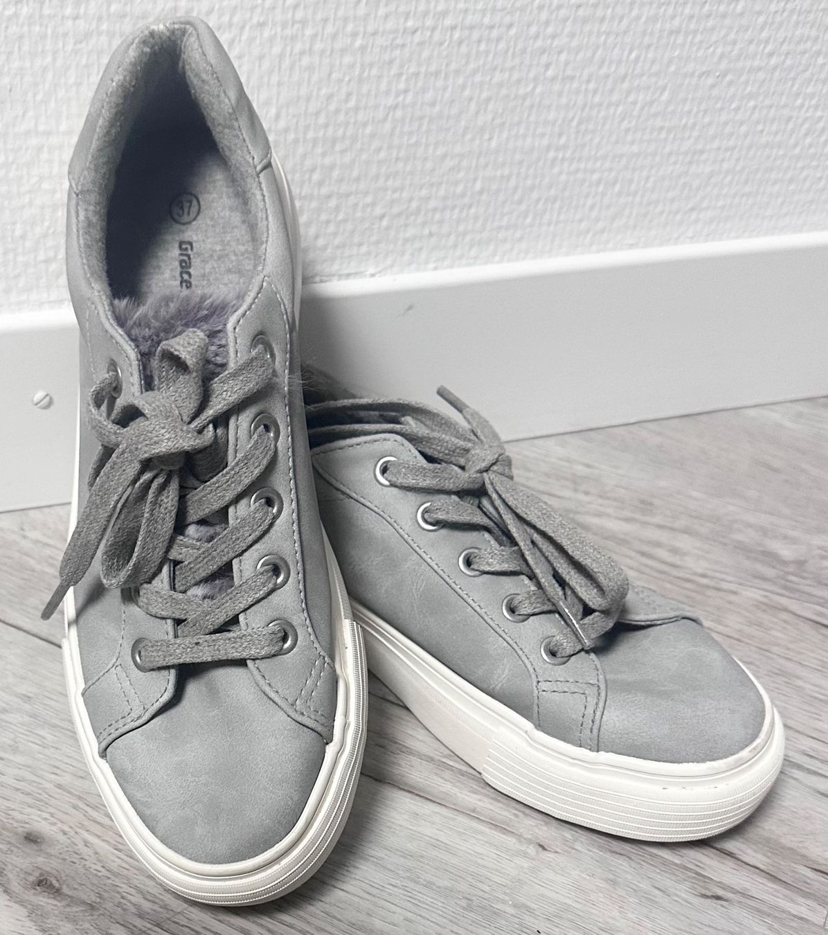 Manila Grace Scarpe da donna: Gr 37 GRACELAND Sneaker Halbschuhe – Usato da Rickenbach b. Wil venduto da sunneschii_ 1