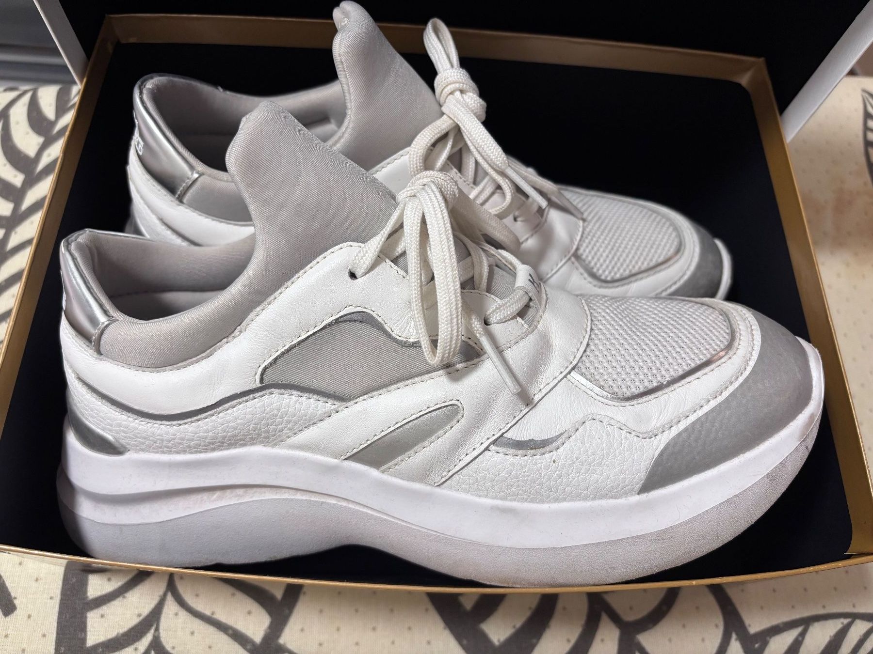 Karl Lagerfeld Scarpe da donna: Karl Lagerfeld Sneaker – Usato da Wetzikon ZH venduto da Deba26