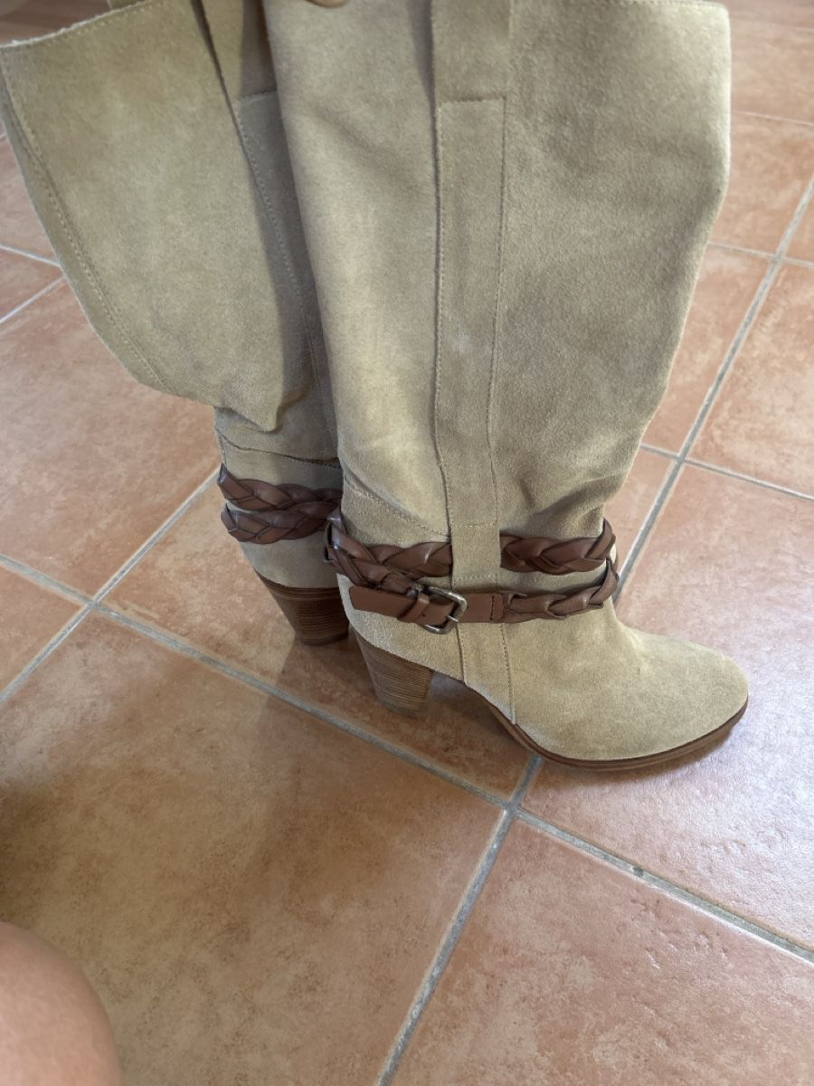 Damenschuhe: Bottes daim beige taille 38 avec lacets décoratifs – Gebraucht aus Les Evouettes von mal_mwv6 3