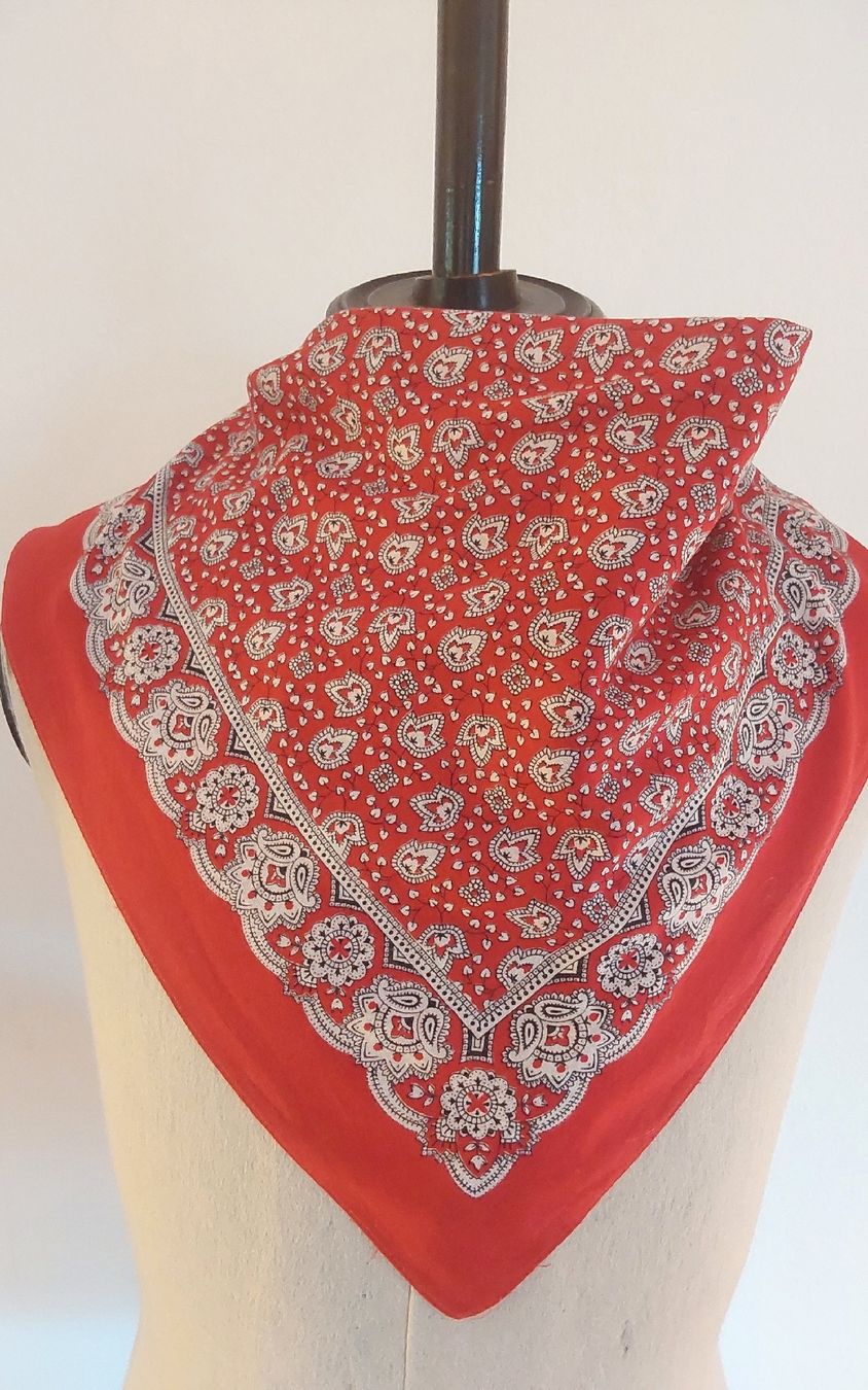 Foulards, Tücher & Schals: Baumwolltuch quadratisch rot – Gebraucht aus Köniz von scopello12