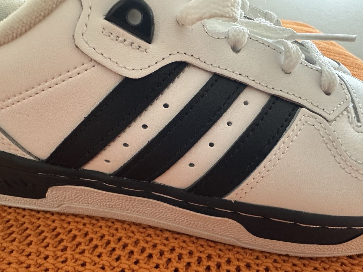 Adidas Chaussures hommes: Adidas Schuhe – Neuf (Voir description) à Gundetswil par petriheilremimartin 1
