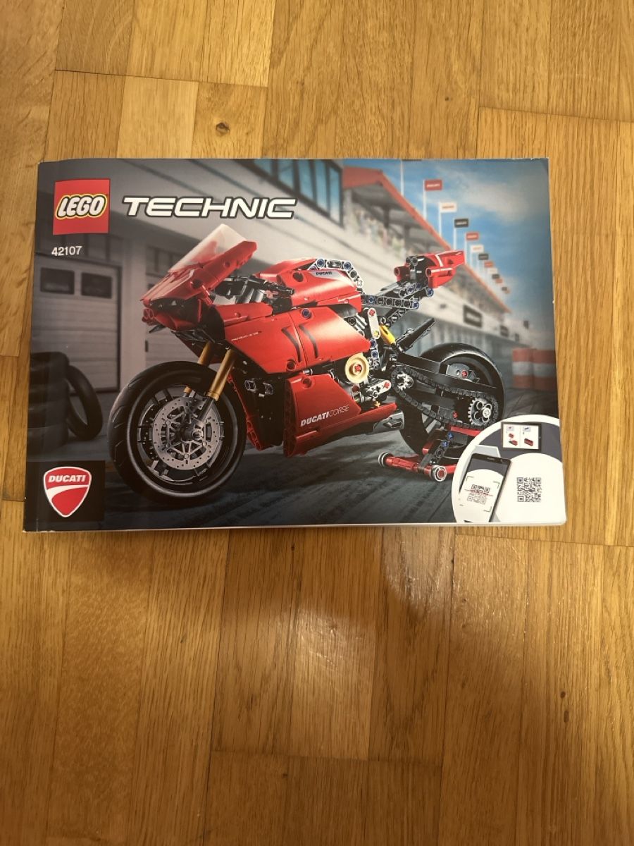 Lego Kit di costruzioni: Lego Technik Panigale V4R (42107) – Usato da Wil SG venduto da Levi_St