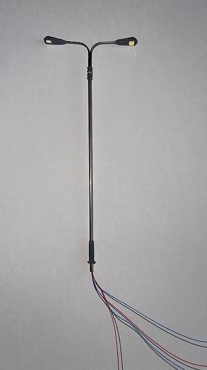 Modelleisenbahnen: Lampadaire miniature pour modélisme ferroviaire – Gebraucht aus Vionnaz von isozjames