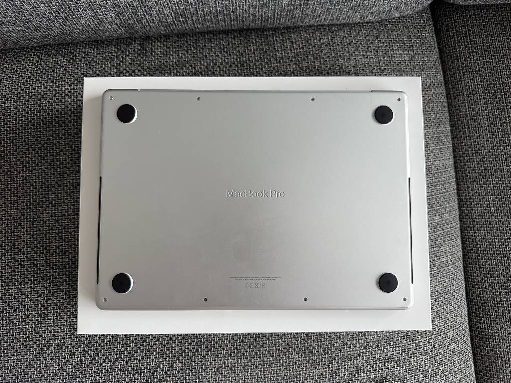 Apple Portables: MacBook Pro 14" M4 10c CPU GPU, 1TB SSD, 24GB RAM – D'occasion à Horgen par peterp 2